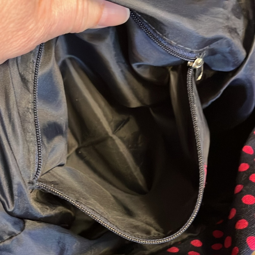 CANDIES. NAVY & PINK BACKPACK. POCKETS ON SIDE. VERY CLEAN. GOOD FOR TRAVEL. EUC - Picture 10 of 14